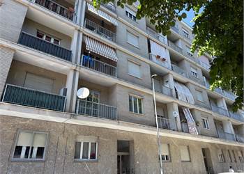 Luminoso appartamento tre locali