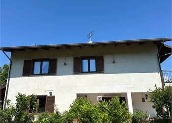 VILLA UNIFAMILIARE LIBERA SU 4 LATI